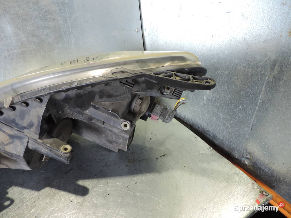 OPEL ZAFIRA B LAMPA PRAWA PRZEDNIA PRZÓD Rok produkcji 2006 Nowy Sącz