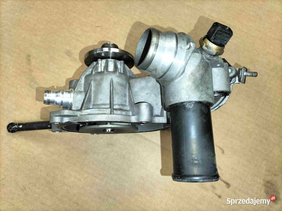 Pompa wody z króćcami BMW E60 E61 545i E63 E64 Poręba