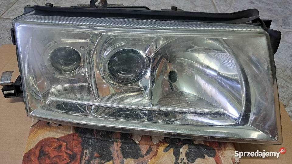 Reflektory xenon LP Skoda Octavia I FL sprzedam