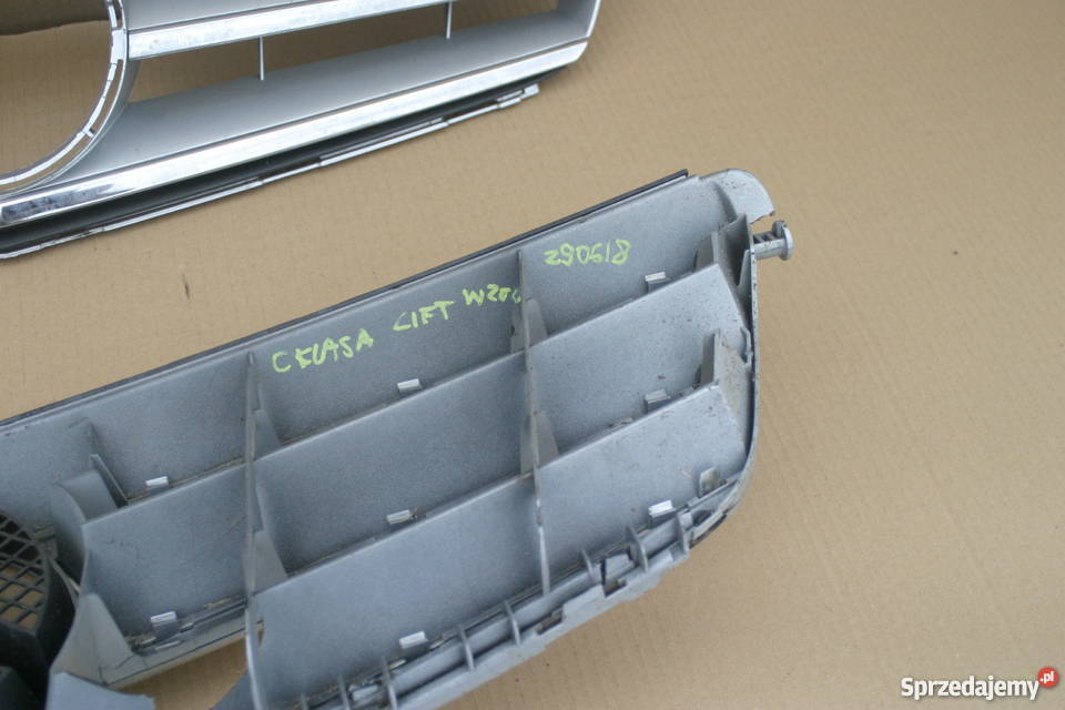 MERCEDES C KLASA W204 LIFT LISTWA GRILLA ATRAPY osobowe lubuskie Bieleń