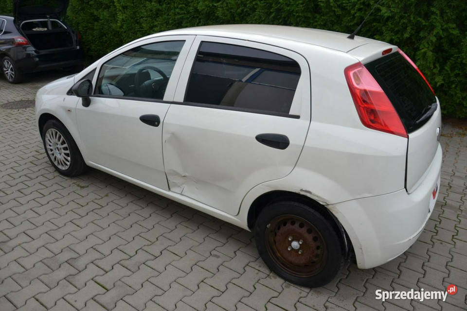Fiat Grande Punto 12 benzyna 70 NISKI PRZEBIEG