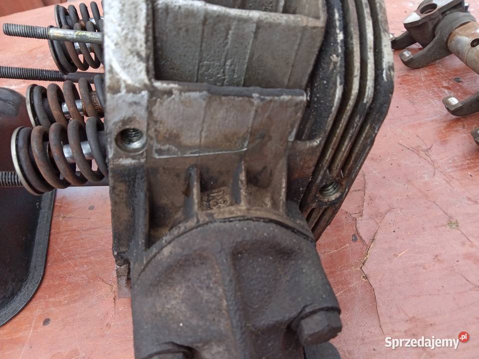 Fiat 126p głowica 650 szpilki Stalowa Wola