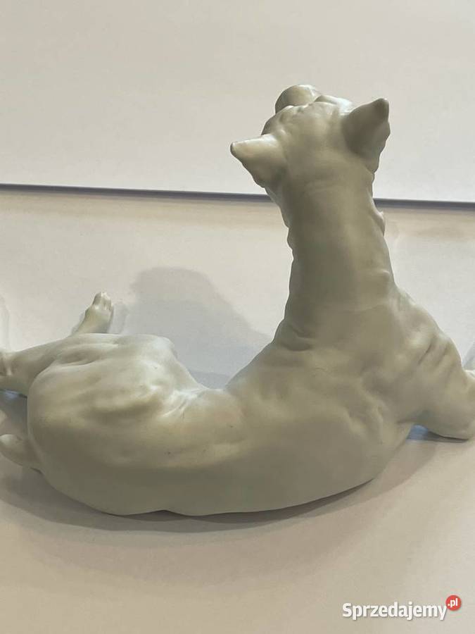 Figurka psa chart porcelana biskwit Kraków sprzedam