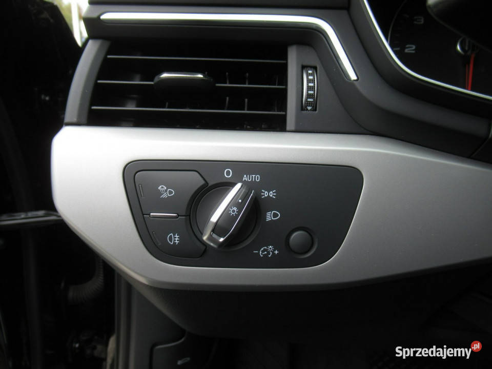 Audi A4 BEZWYPADKOWY AndroidCarPlay Ambient Full elektryczne lusterka Motoryzacja mazowieckie Warszawa