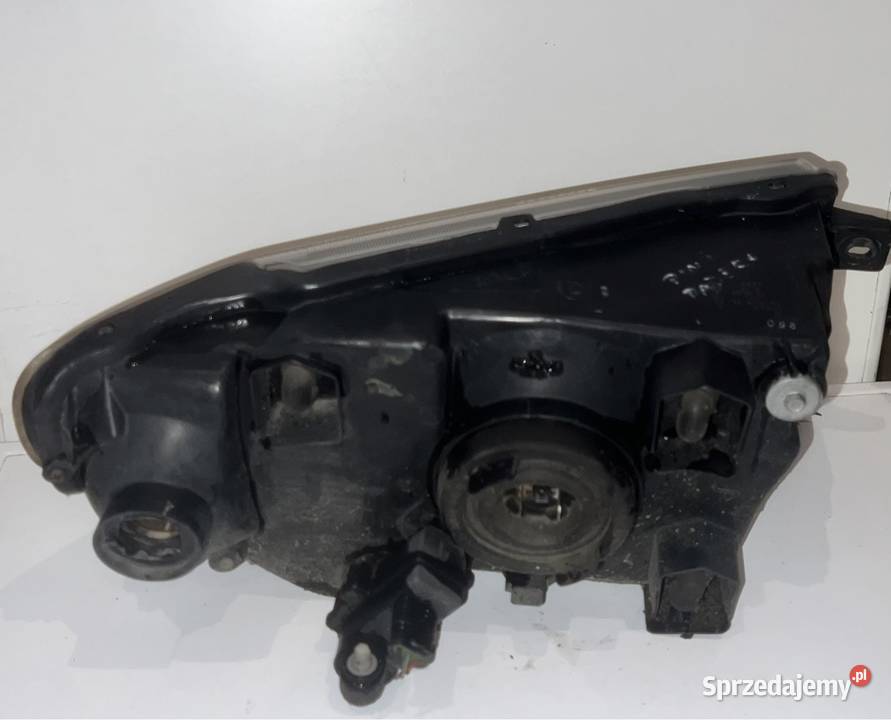 Lampa przód lewa Mitsubishi Pajero Lampy przednie wielkopolskie Grabów nad Prosną sprzedam