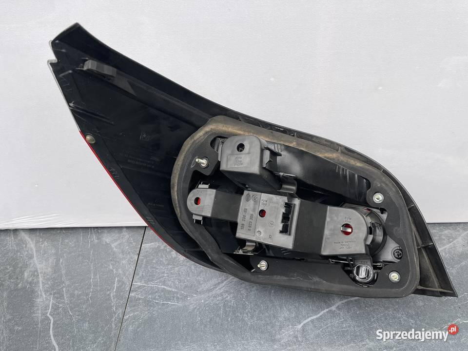 BMW E60 SEDAN PRAWA LAMPA TYŁ osobowe Ostroróg sprzedam