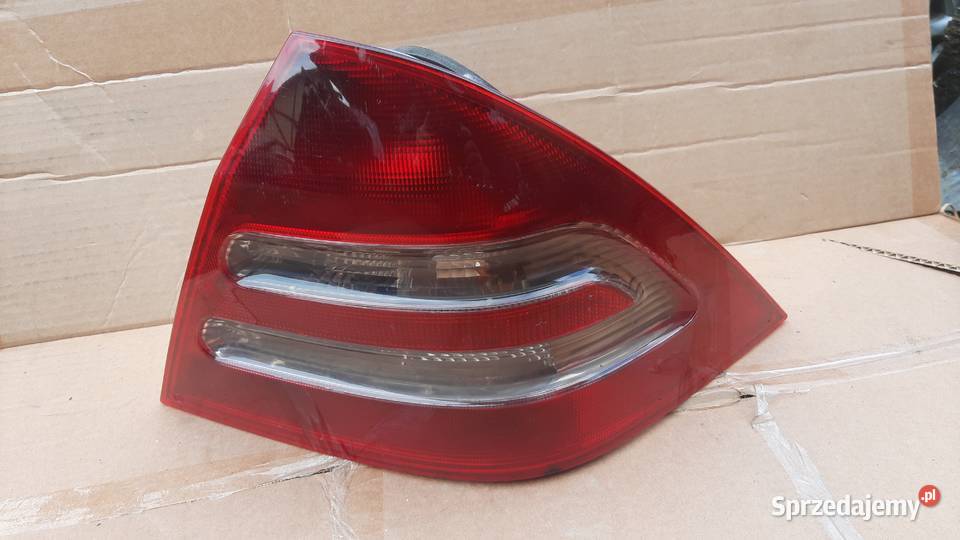 lampa prawa tylna mercedes c w203 sedan osobowe Dębno