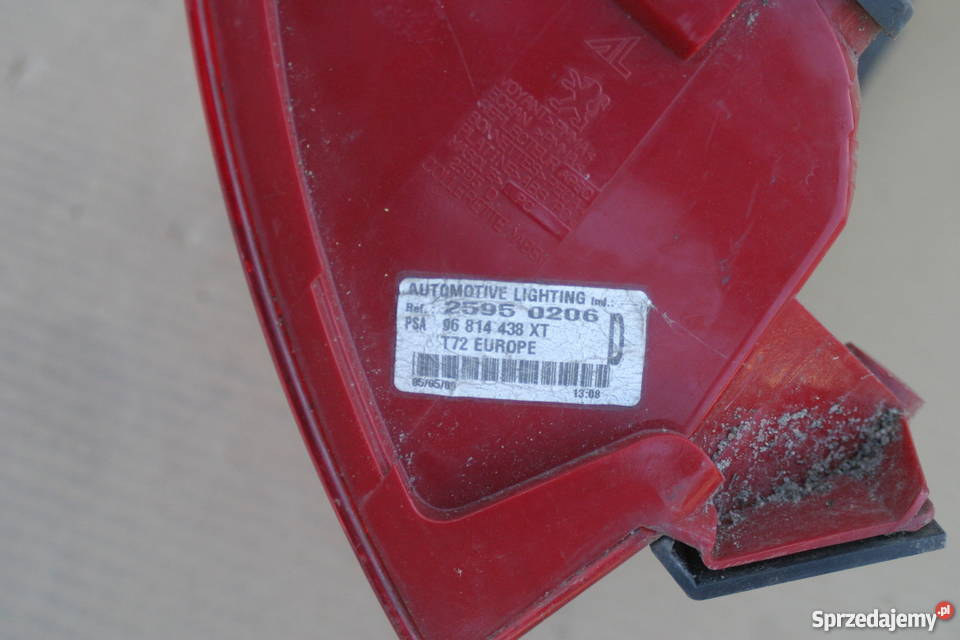 PEUGEOT 308 I SW LAMPA TYLNA TYŁ PRAWA KOMBI Bieleń
