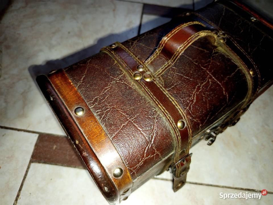 Kuferek vintage Uniseks