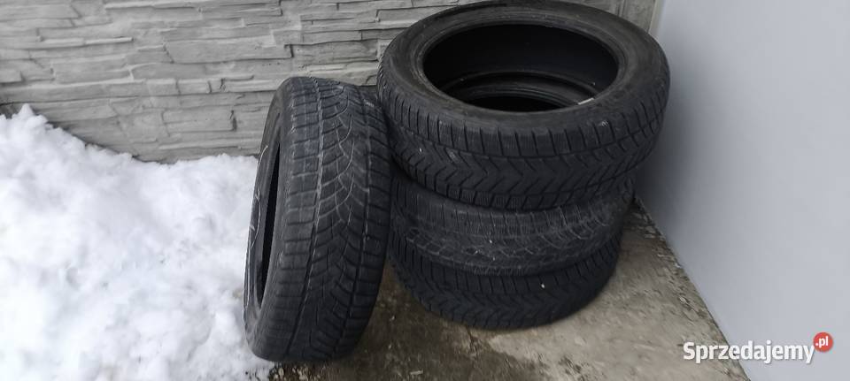 Komplet opon zimowych 23555r19 Goodyear Samochodowe Klucze