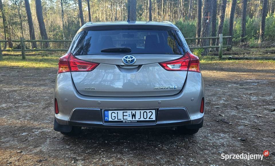 Toyota Auris hybrid Premium 18 HSD Warszawa sprzedam
