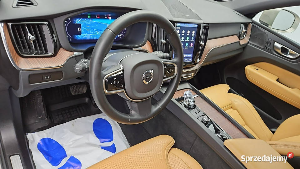 Volvo XC 60 B4 D AWD Plus Bright aut Z Polskiego ASR (kontrola trakcji) mazowieckie Warszawa sprzedam