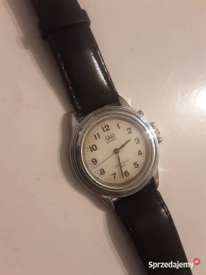 ZEGAREK Q Q