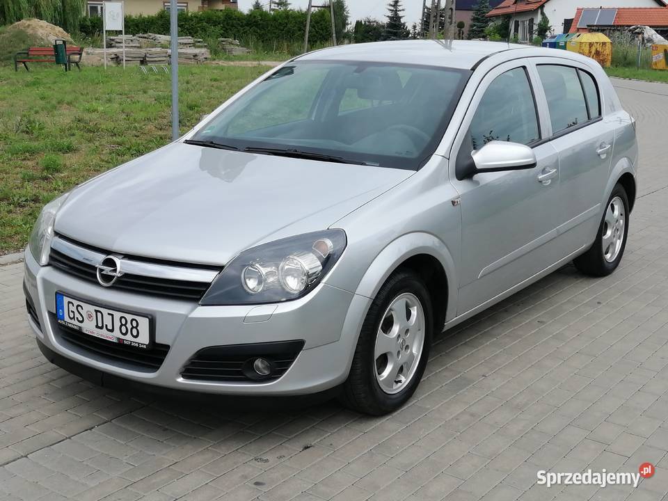 Opel astra h lift 16 benzyna bmaly przebieg 2kpl Chełmno