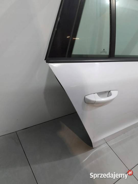 DRZWI PRAWE TYŁ KOMBI LS9R Skoda Superb II osobowe świętokrzyskie