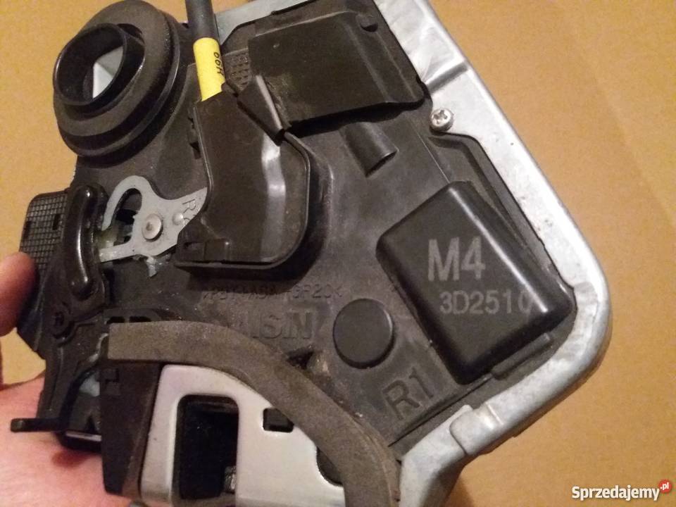 Zamek drzwi prawe tylne toyota land cruiser 200 Szczecin