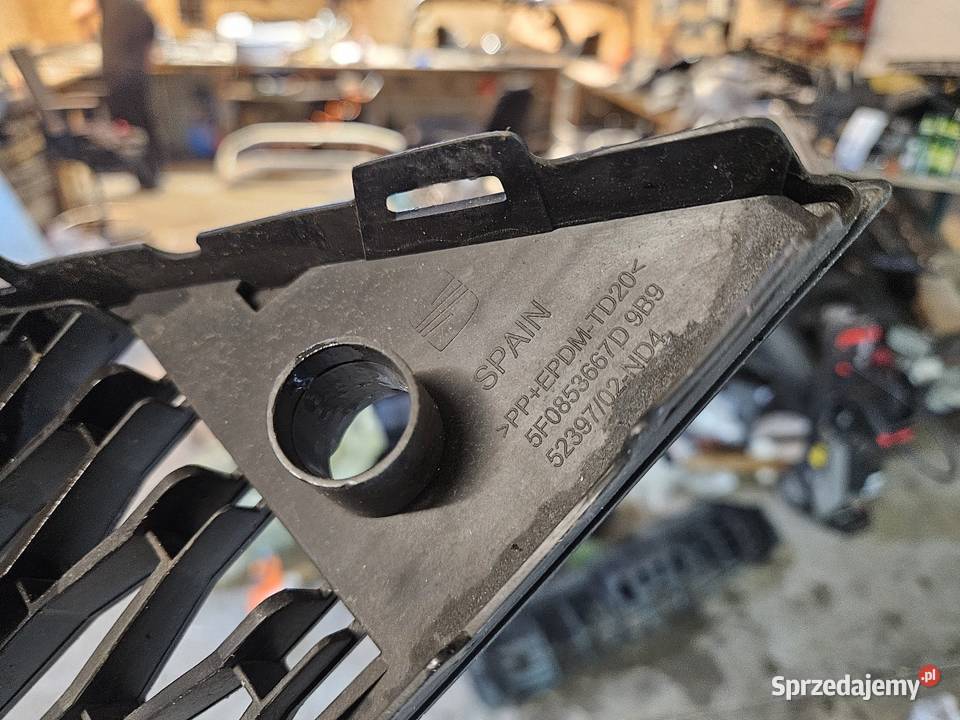 SEAT LEON III 3 FR KRATKA ŚRODKOWA ZDERZAKA Międzychód