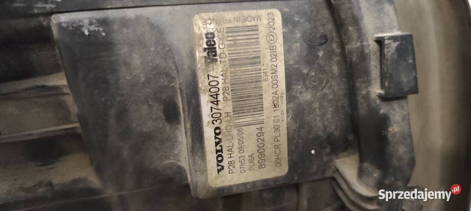 LAMPA LEWA PRZÓD VOLVO XC90 0212 I EUROPA
