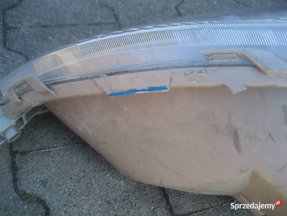 toyota yaris i 0004r lampa przód prawa 89006861 prawe sprzedam
