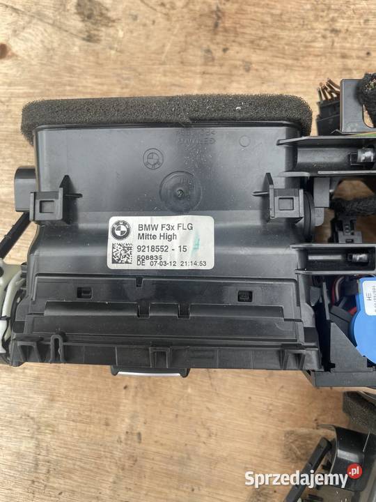 Kratka nawiewu środkowa BMW F30 F31 Części montażowe