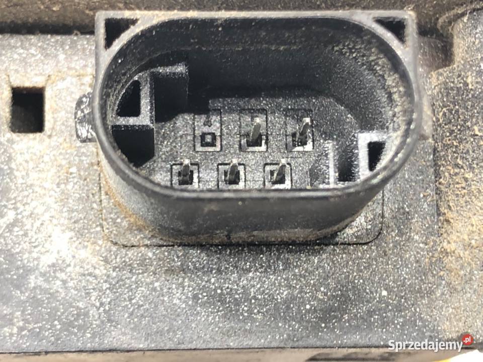 ZAMEK KLAPY TYŁ MERCEDES W639 Bus