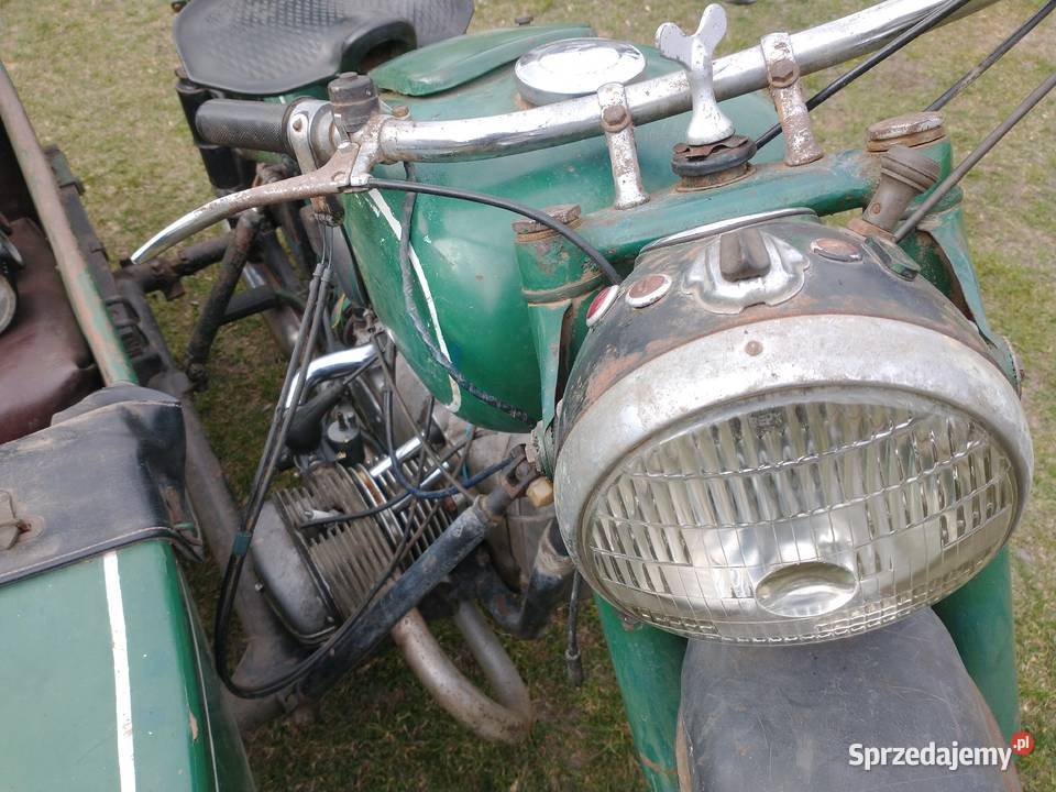 Ural M61 z 1961 roku z dokumentami