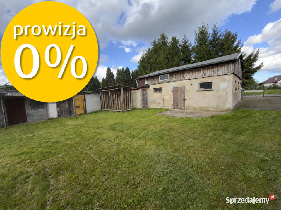 Dom w centrum Nowej Wsi z zabudowaniami