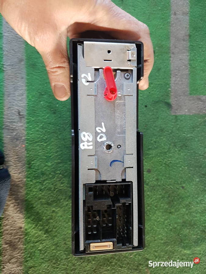 AUDI A8 D2 CZYTNIK GPS STACJA GPS 4D0919892