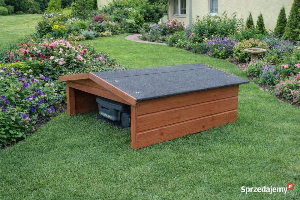 Garaż robota koszącego kosiarki Postołowo