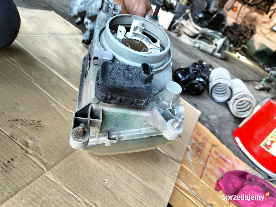 LAMPA PRZEDNIA PRZÓD PRAWA SUBARU JUSTY Kamień-Kolonia