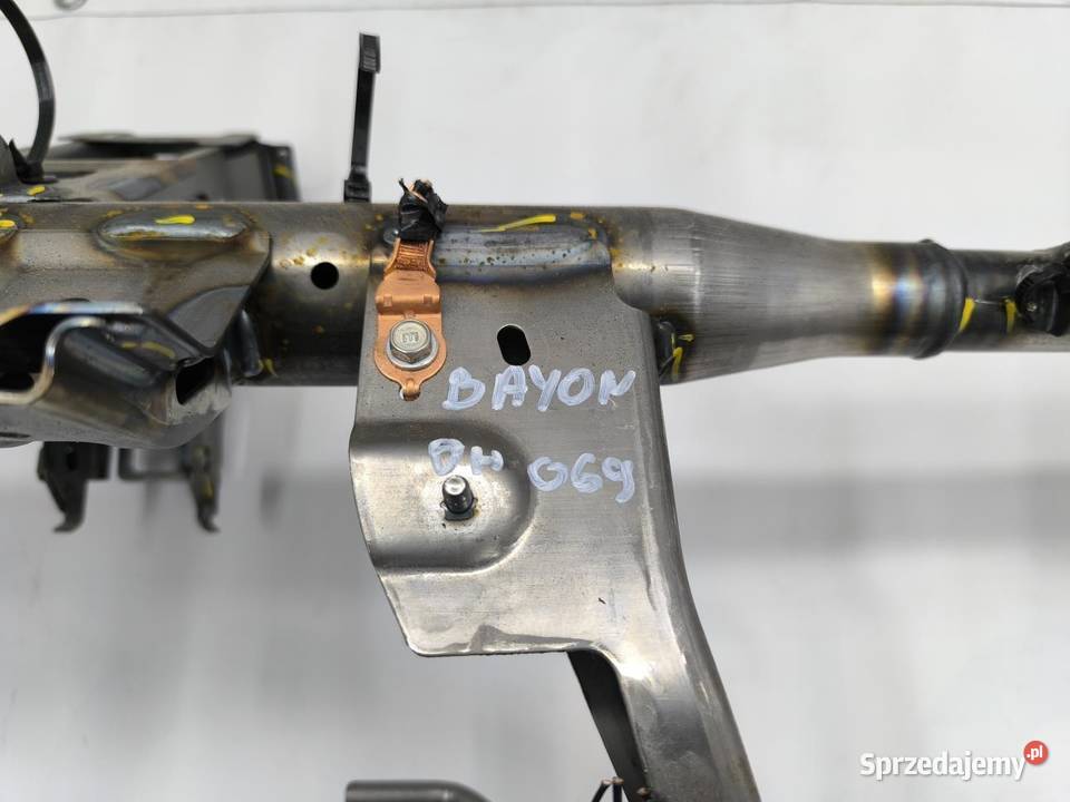 STELAŻ KONSOLI DESKI HYUNDAI BAYON 84410Q0300 Wzmocnienia, belki i wsporniki