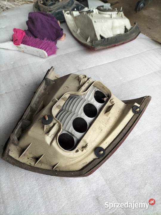 OPEL ASTRA II G 2 LAMPA TYŁ TYLNA PRAWA Kamień-Kolonia