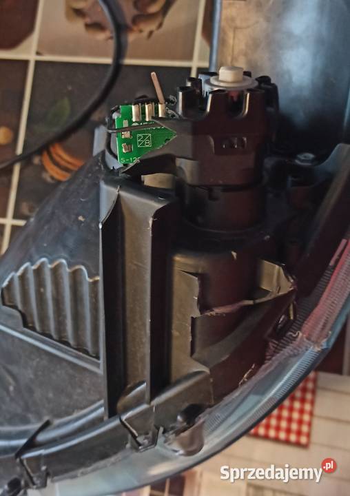 Suzuki Swift MK7 lampa prawa przód Europa Lampy przednie Przeworsk sprzedam