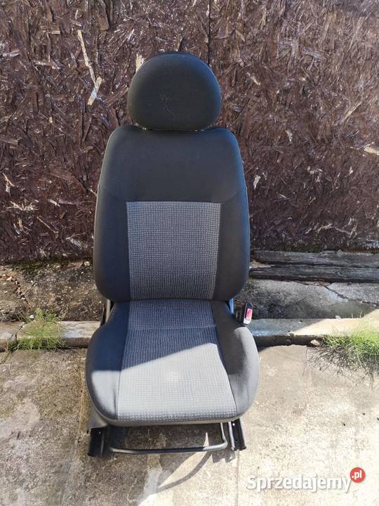 Fotele komplet Opel Corsa C przód i tył świętokrzyskie Chęciny
