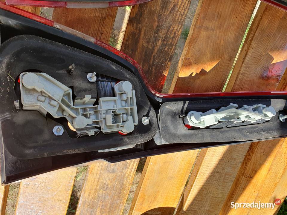 Lampy tylne volvo v50 2004 r nieuszkodzony Lisy