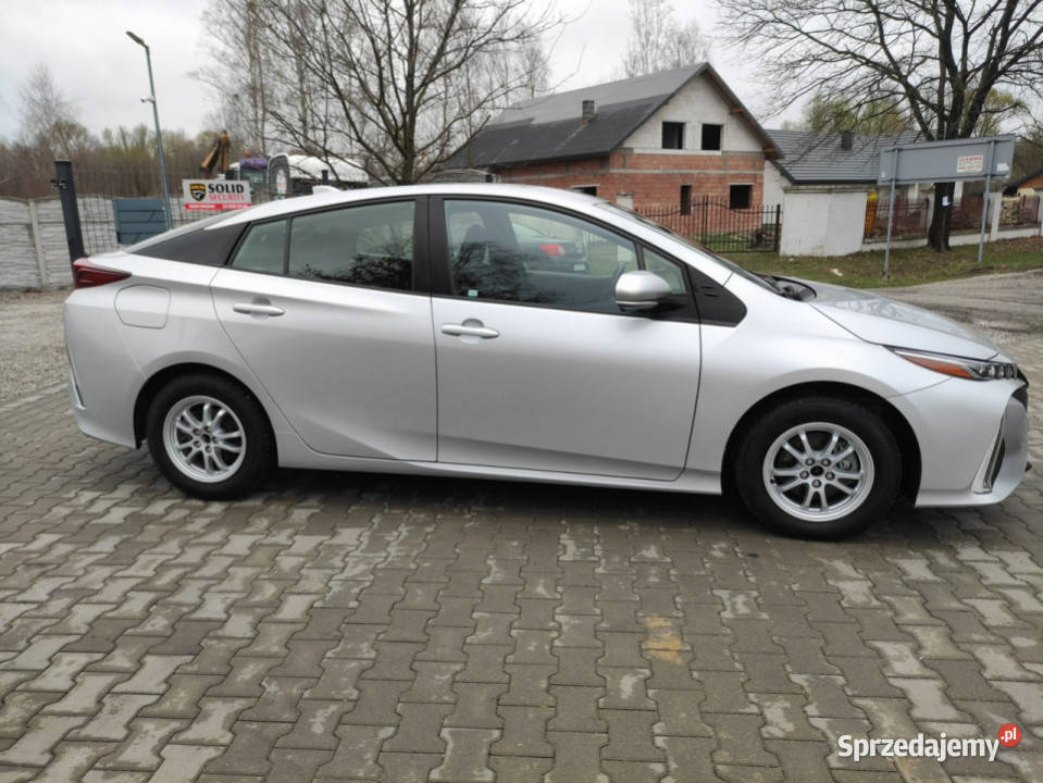 Toyota Prius 38 V 2023 światła LED sprzedam