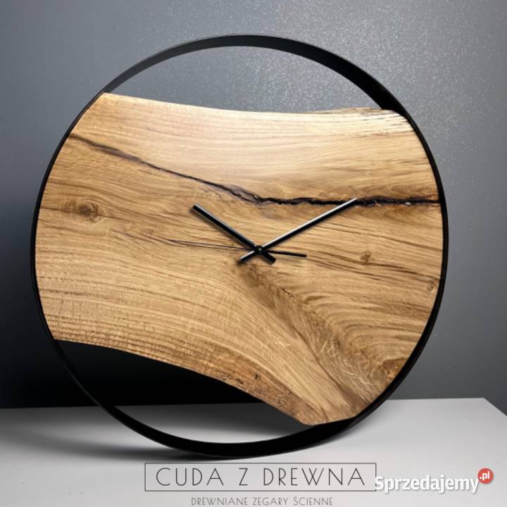 Metalowy zegar ścienny z drewnianą deską styl Zegary Wrocław