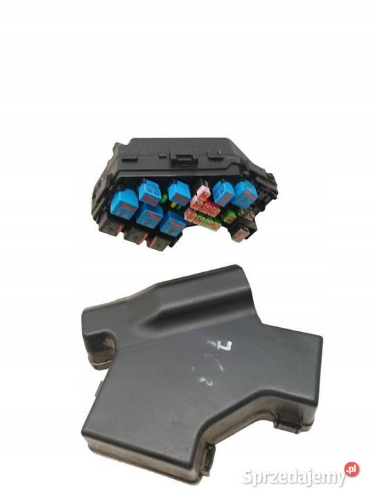 SKRZYNKA BEZPIECZNIKÓW 30 D 239 Hyundai ix55 I Skrzynki bezpieczników sprzedam