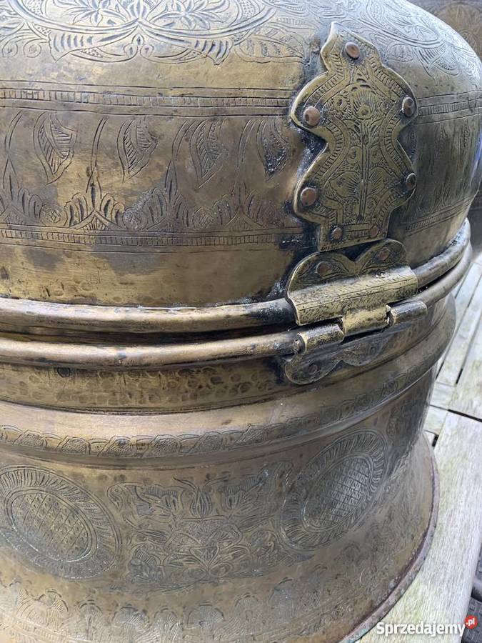 Ogromne średniowieczne naczynia z brązu donica Bystrzyca Kłodzka