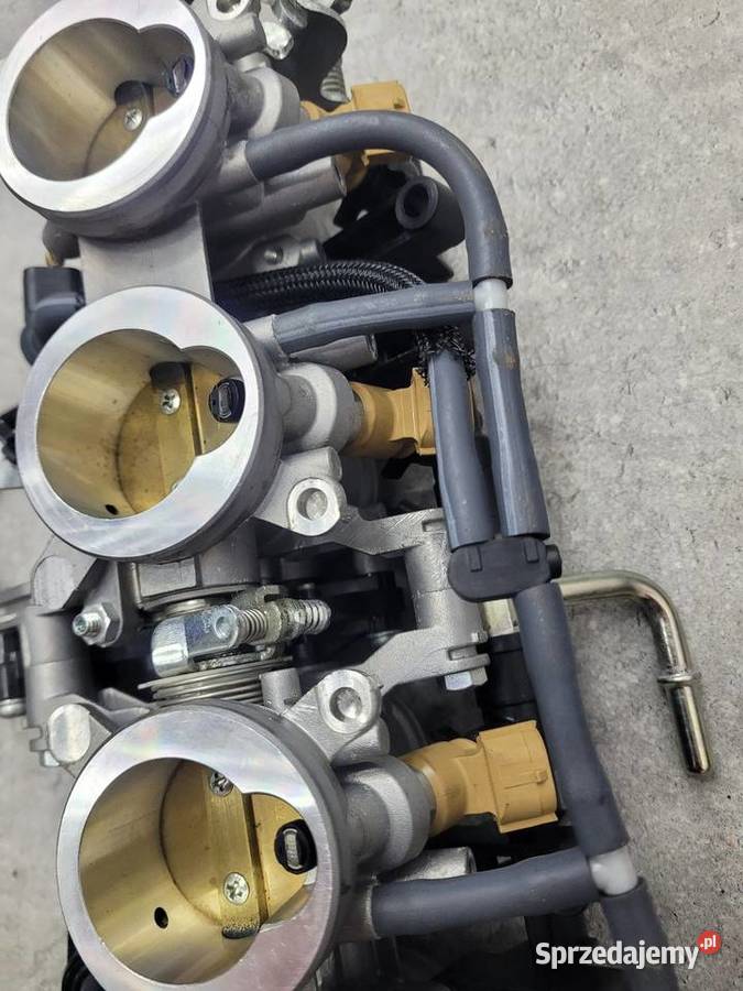 KAWASAKI Z900 Z 900 OEM PRZEPUSTNICE WTRYSKI Nowy Tomyśl sprzedam
