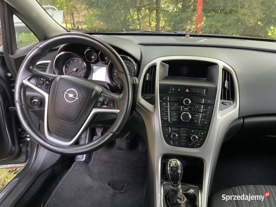 OPEL ASTRA 14 100 2010r Bielsko-Biała