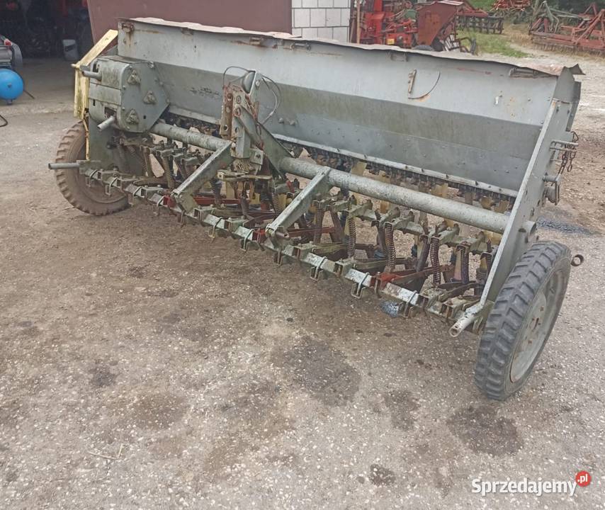 Siewnik zbożowy Poznaniak na plastikowych Pisarzowa