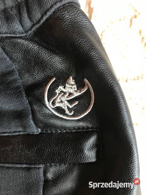 Spodenki męskie młodzieżowe poza kolano rozmiar Rozmiar M Zbąszynek sprzedam