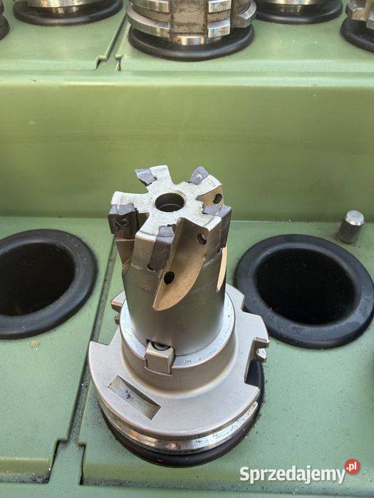 Frez czołowy 32 mm z płytkami na oprawce ATORN Tuliszków