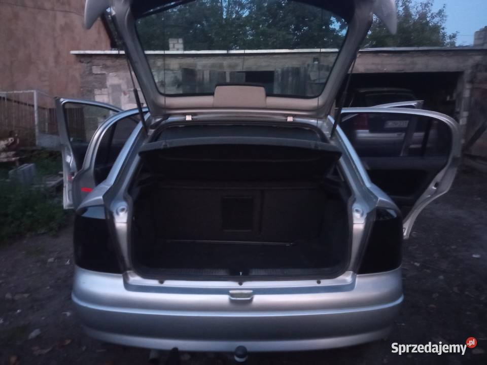 Lampy tylne opel astra G hachback ciemne