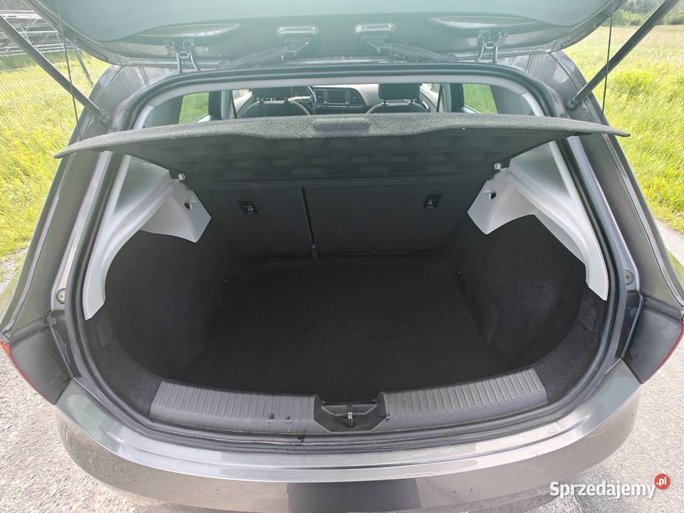 Seat Leon 12 TSI niski przebig gniazdo USB Seat Busko-Zdrój