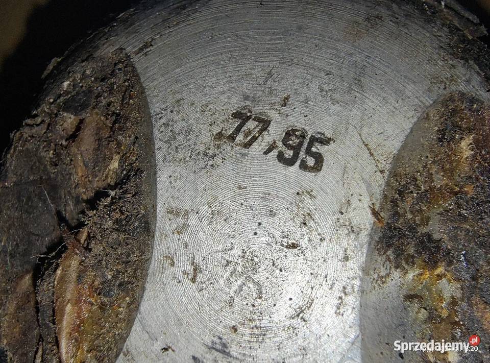 Oryginalne nowe tłoki 7795 z pierścieniami Leszno sprzedam