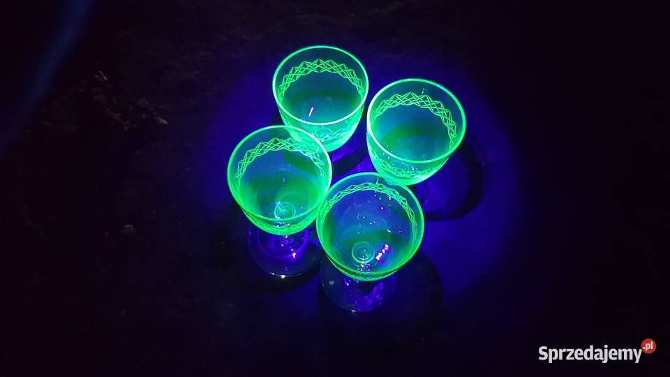 Kieliszki szkło uranowe Porcelana i szkło śląskie Myszków