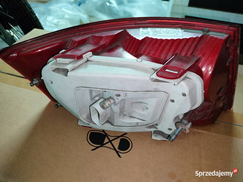 Tylna prawa lampa do Audi A6 C6 2700cm3 Konin