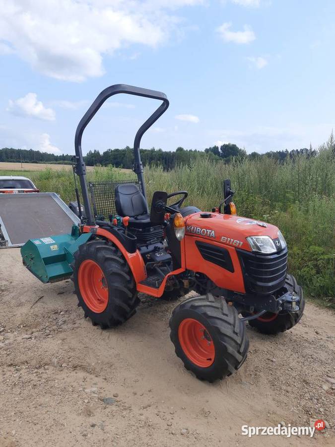 Ciągnik Kubota B1181 4z4 Szerokie koła brutto Kubota Księżyno